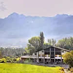 Hotel Sarre