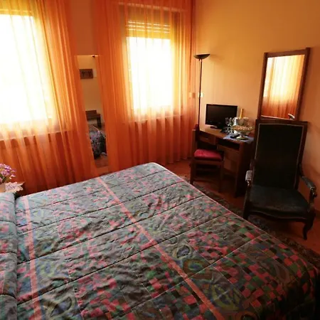 Hotel Sarre